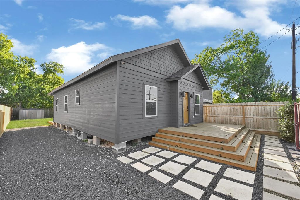 3412 Simmons Street, Houston