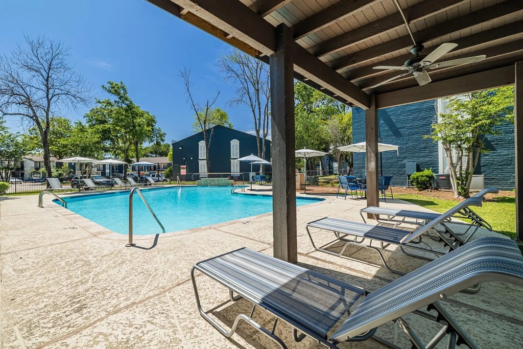 200 Hallow Tree Lane 2051-1, Houston