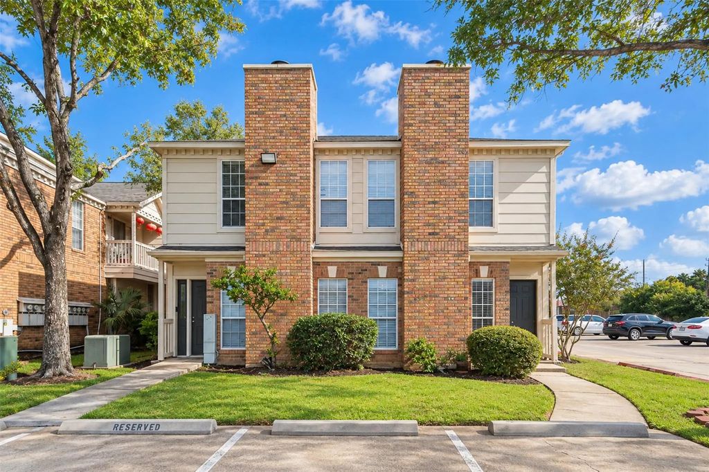 2626 Holly Hall Street 1102, Houston