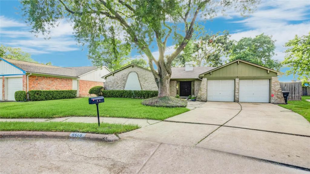 9510 Huntington Way Drive, Houston
