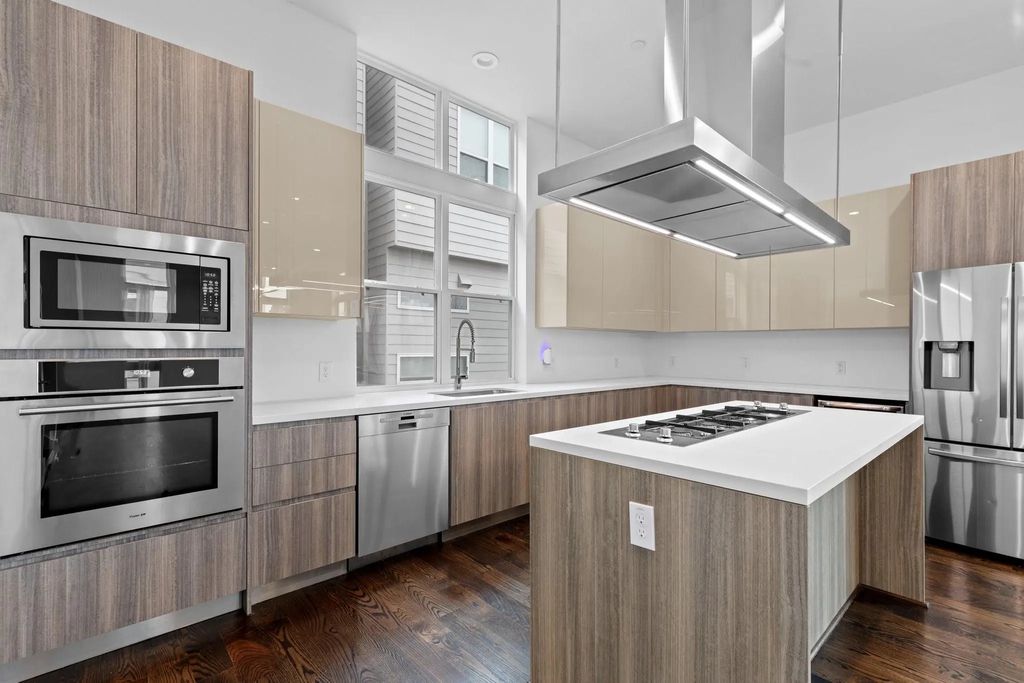 5915 E Post Oak Lane, Houston