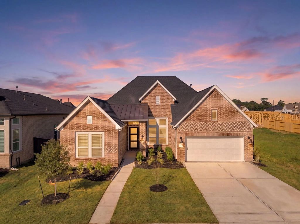 12214 Warbler Drive, Mont Belvieu