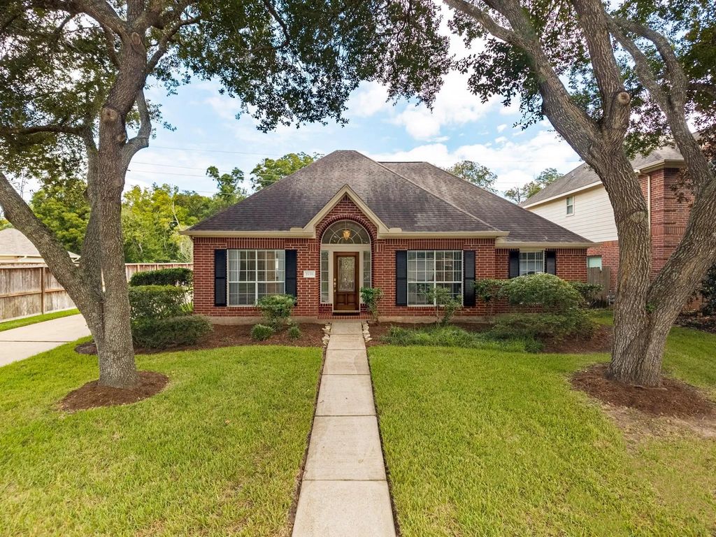 1938 Canyon Crest Drive, Sugar Land