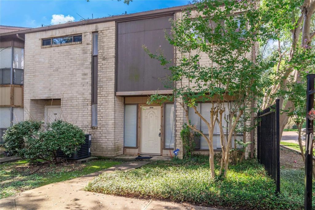 8315 Augustine Drive, Houston