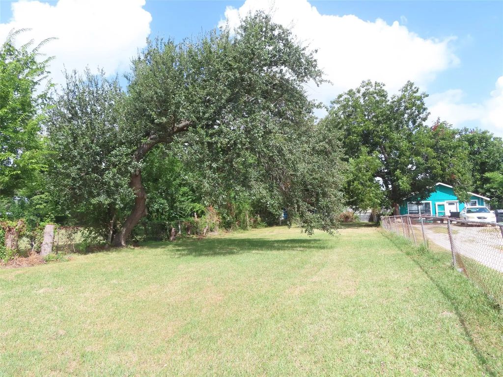 2107 Maryland Street, Baytown