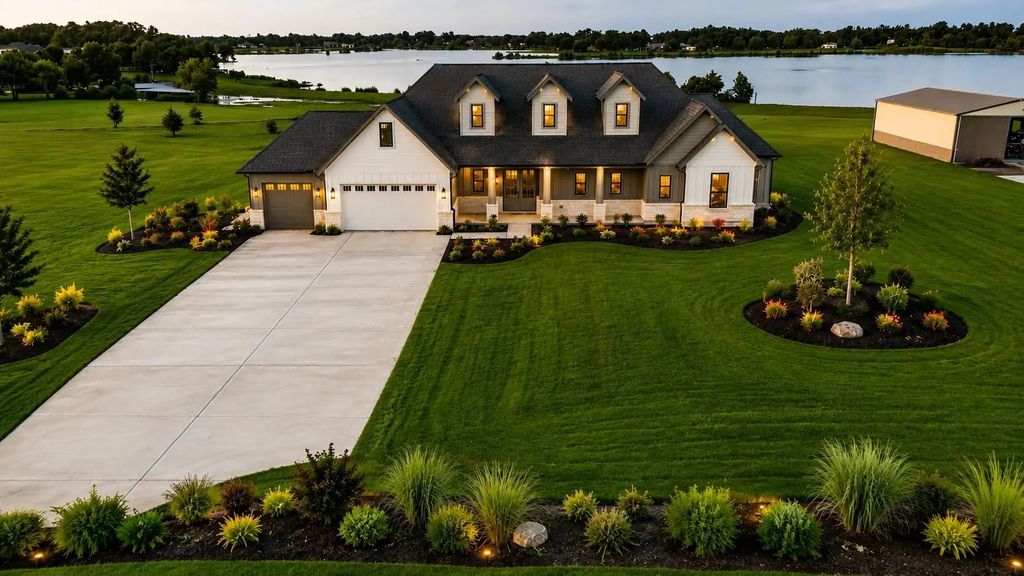 912 Wagon Wheel Trail, Angleton