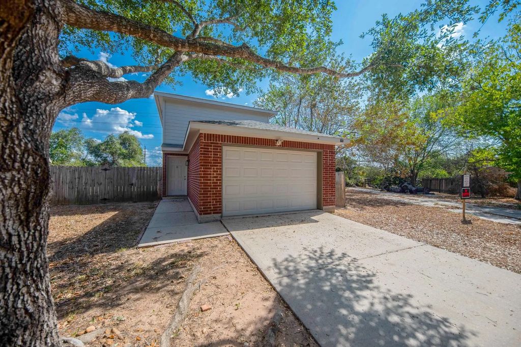 1631 Dove Run, Brookshire