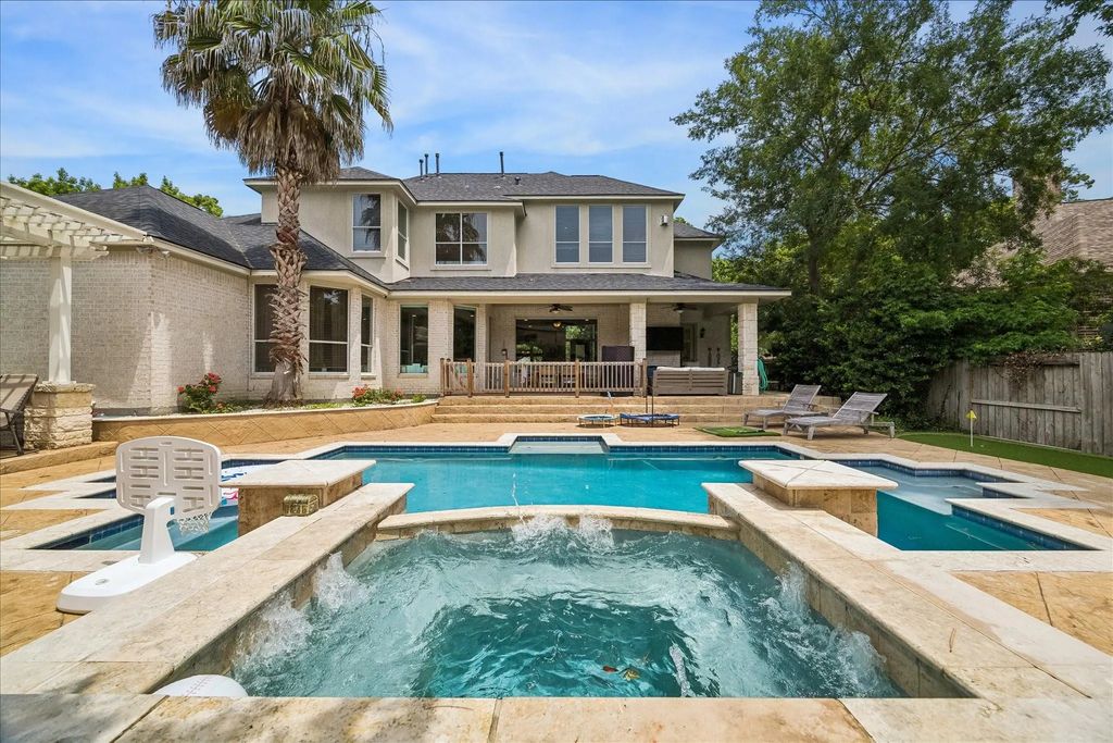 25 Club Oak Court, Kingwood