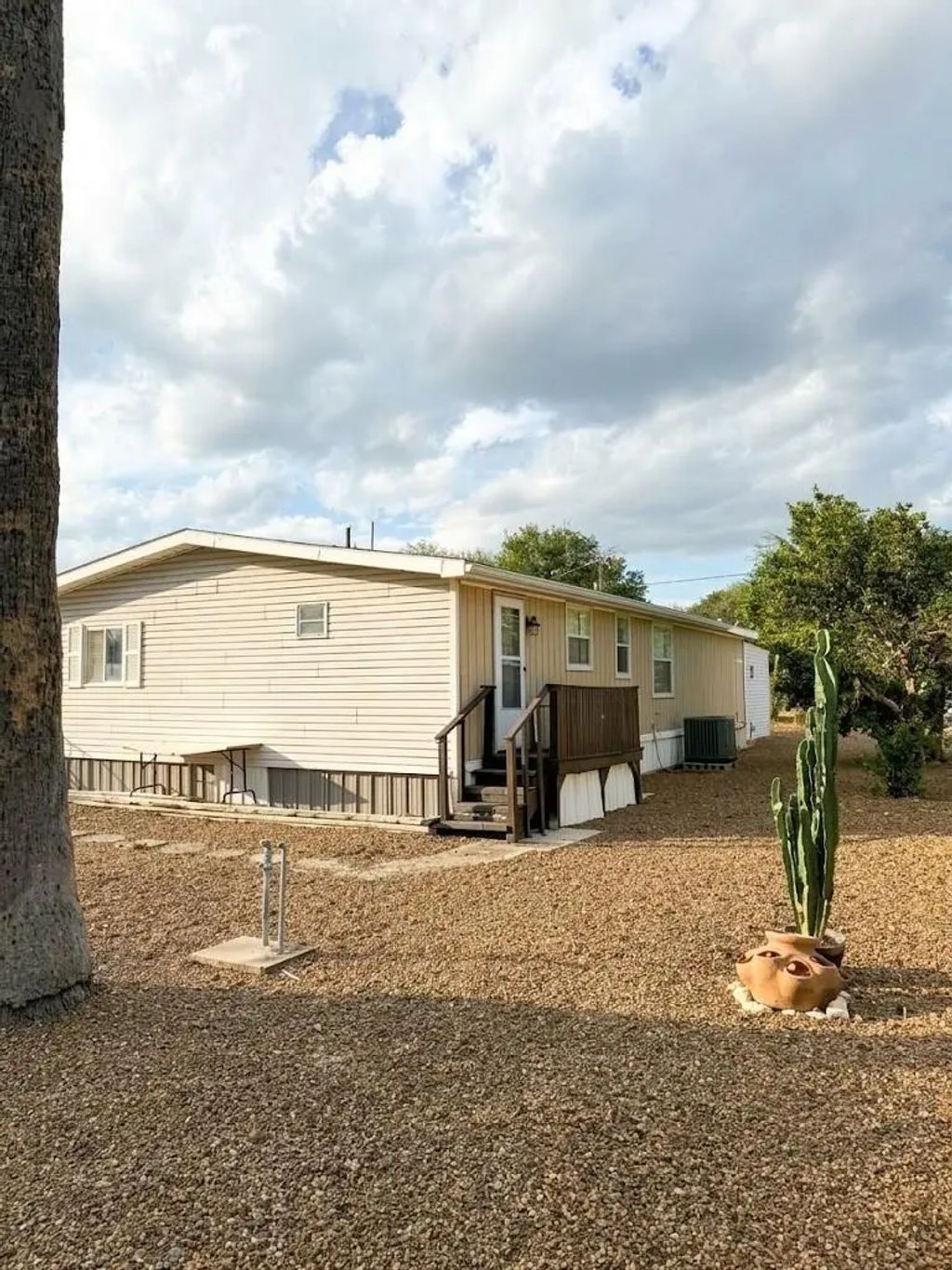 1207 Angela Drive, Mission