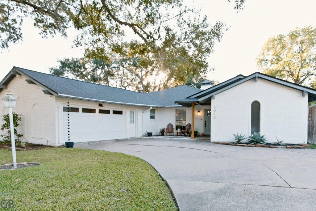 3010 Broadmoor Drive, Sugar Land