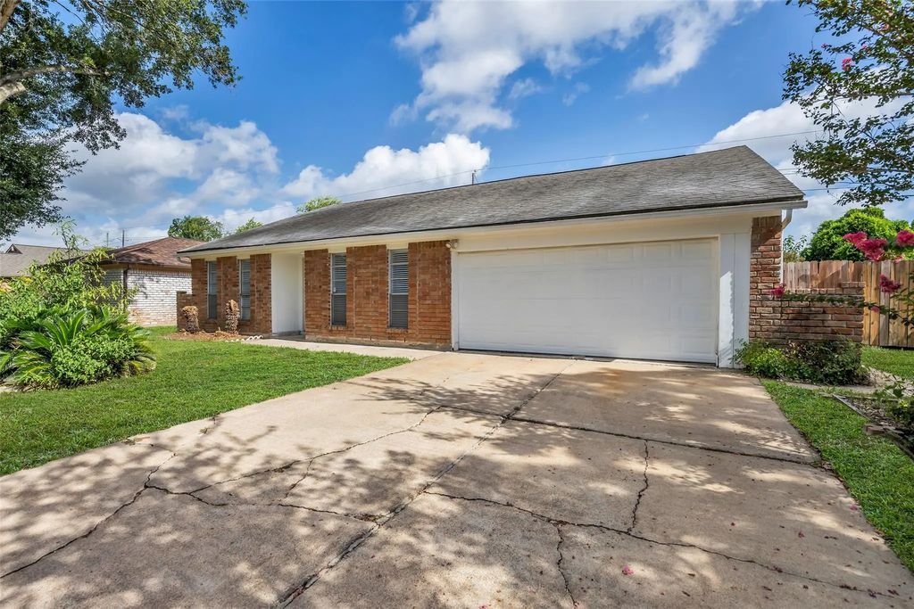 16318 Royal Mile Lane, Houston