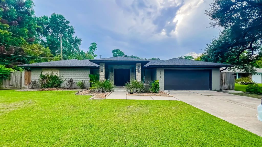 1106 Kipp Avenue, Kemah