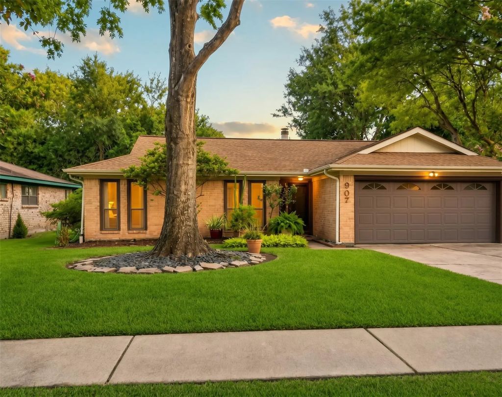 907 Redway Lane, Houston