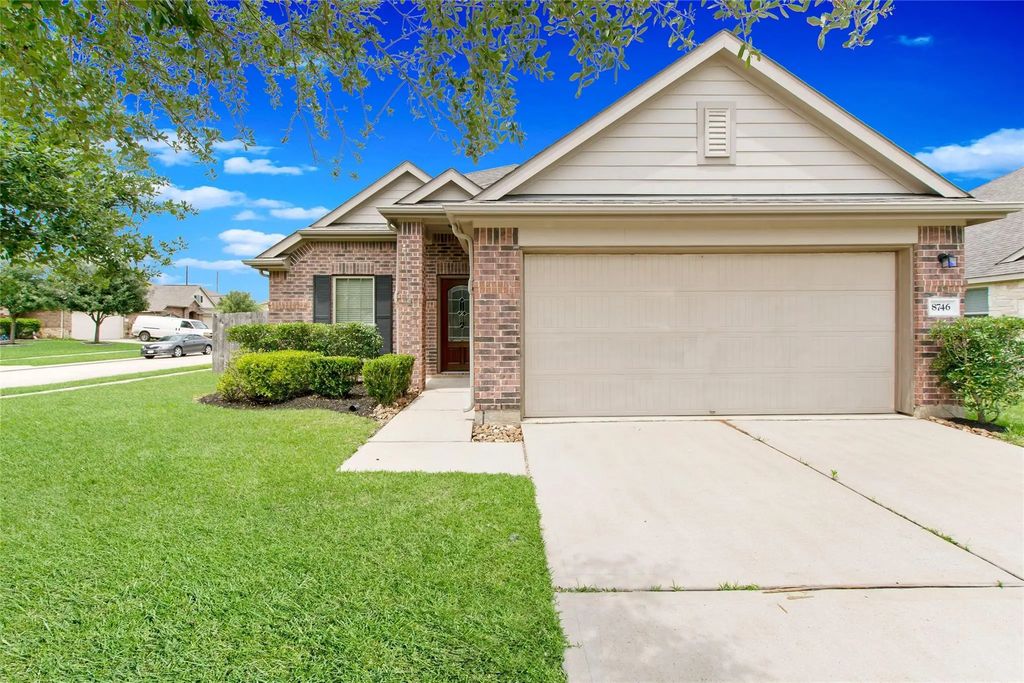 8746 Sunny Gallop Drive, Tomball