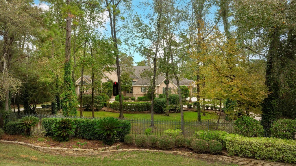 190 N Tranquil Path Drive, The Woodlands