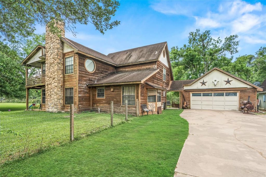 154 Pin Oak Drive, Angleton