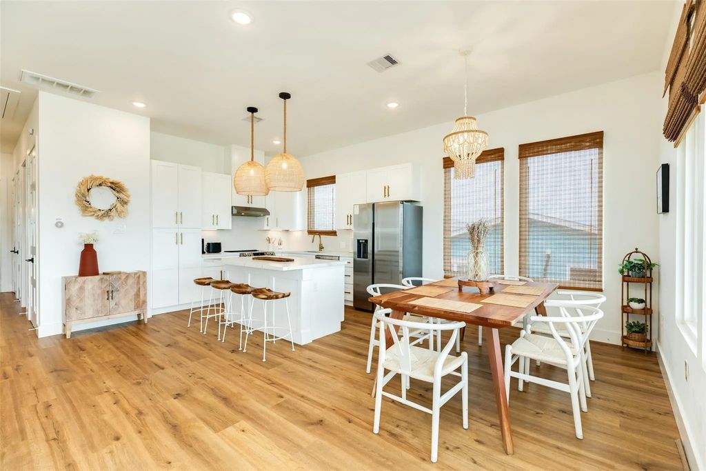13119 Buccaneer Parkway, Freeport