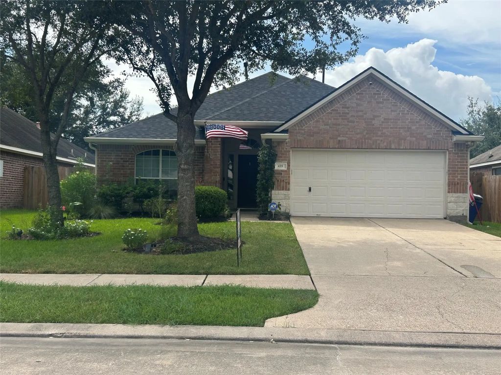 435 Sandstone Creek Lane, Dickinson