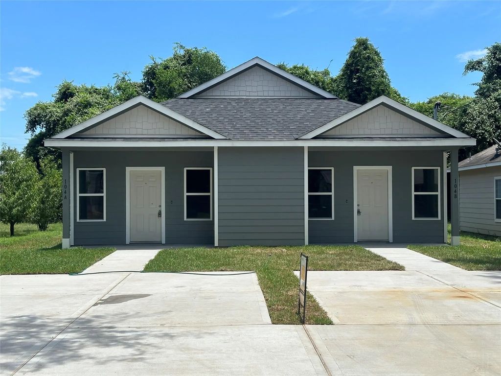 104 Turner Drive A, Willis