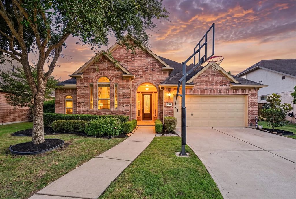 5811 Caper Shores Lane, Sugar Land