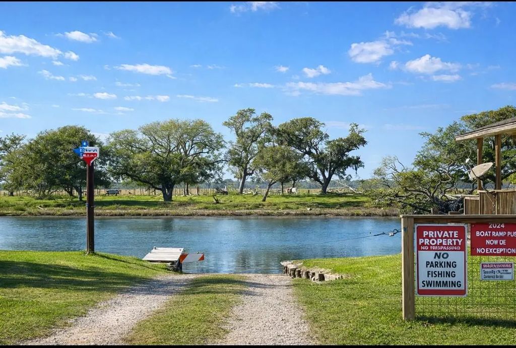 4906 County Road 469, Brazoria