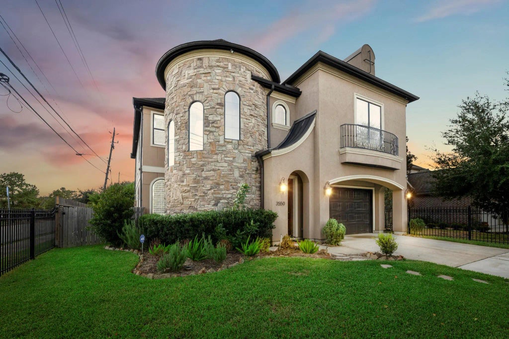 3550 Griggs Road, Houston