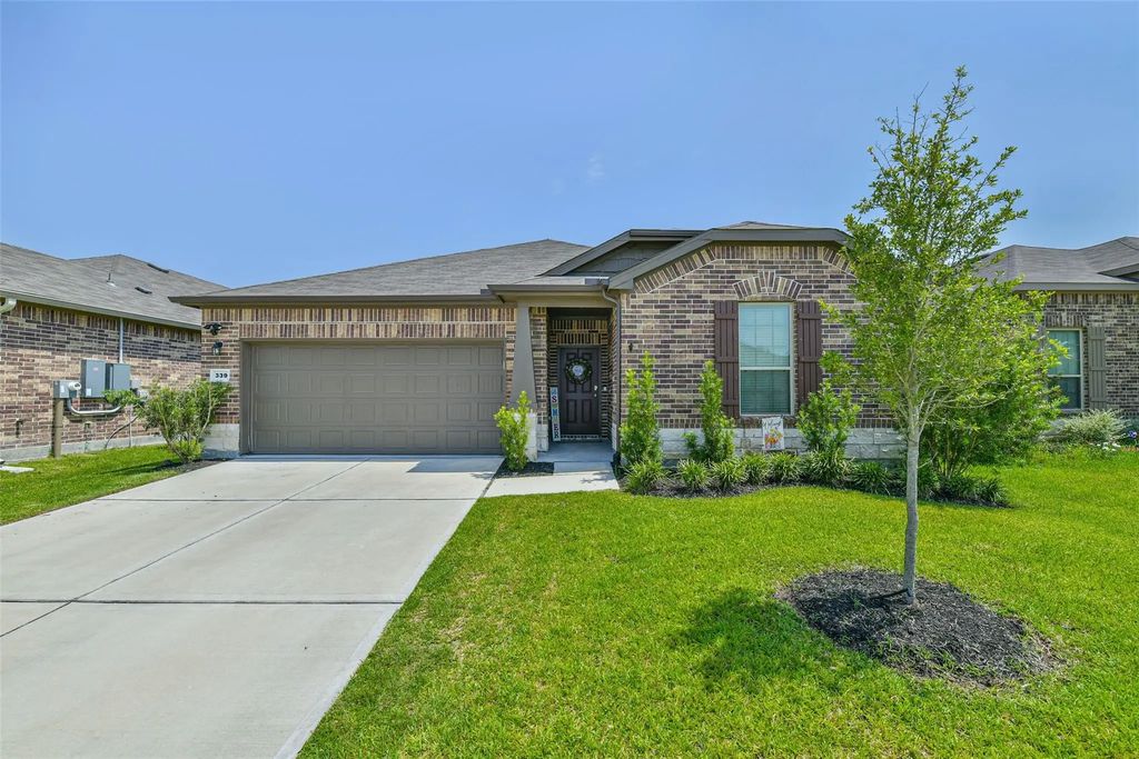 339 Friesian Court, Alvin