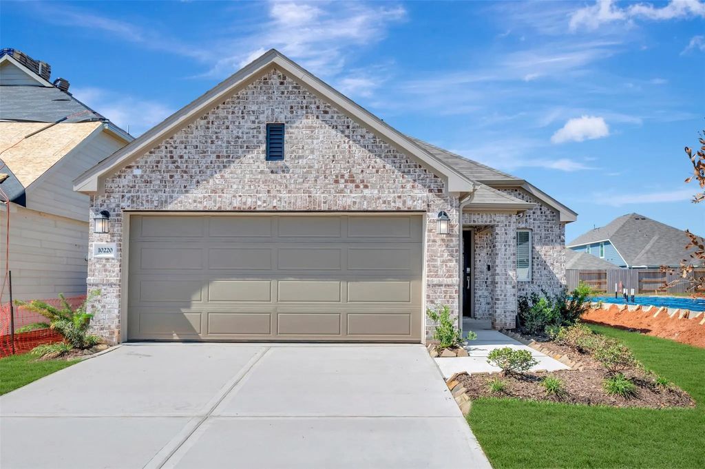 10220 Burton Path, Montgomery