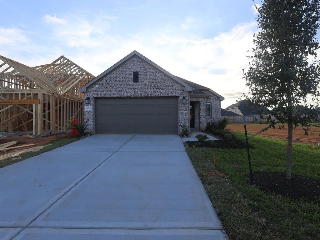 10220 Burton Path, Montgomery