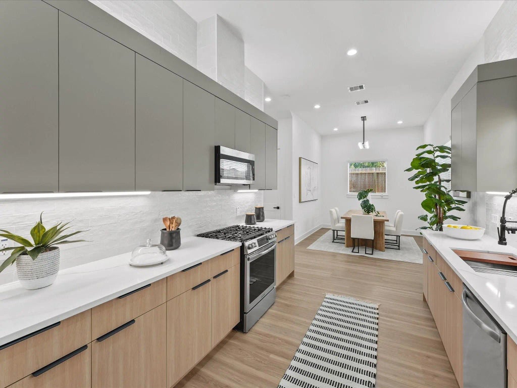 2592 W Tidwell Road, Houston