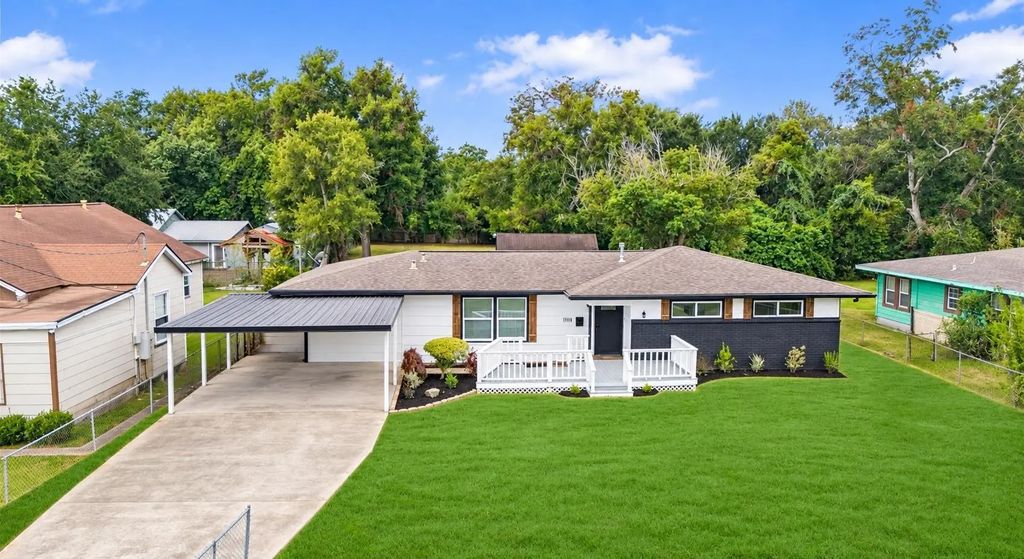 1118 Lake Road, La Marque