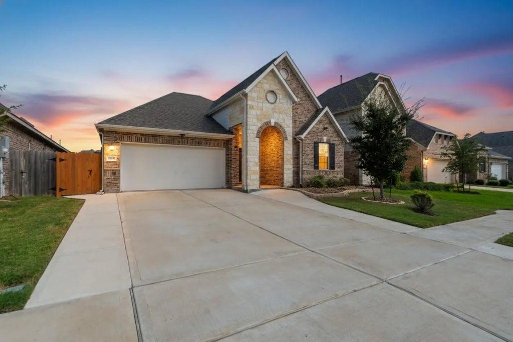 1848 Kenley Way, Alvin