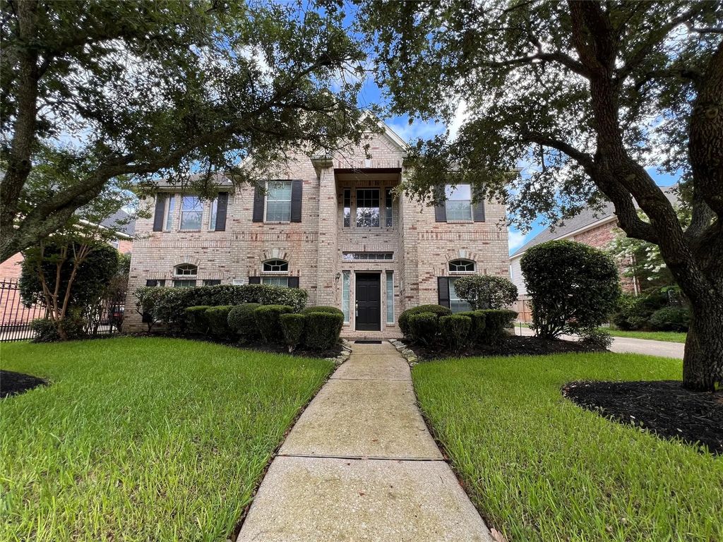 908 Azalea Pointe, League City