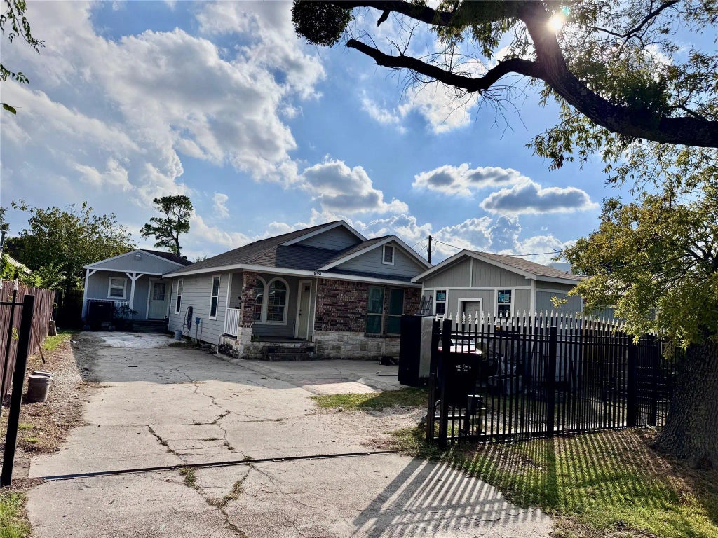 14334 Texarkana Street, Houston