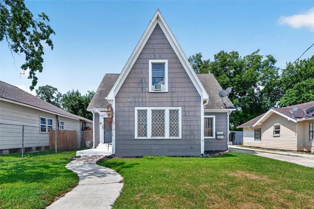 415 W Pearce Street, Baytown