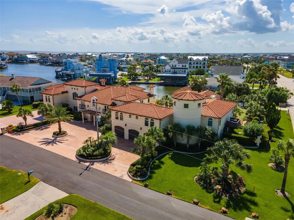 215 Sampan Drive, Galveston