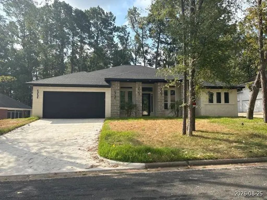 2405 W Green Briar Drive, Huntsville