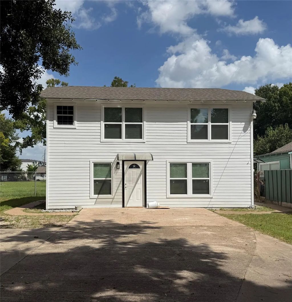 408 W Donovan Street, Houston