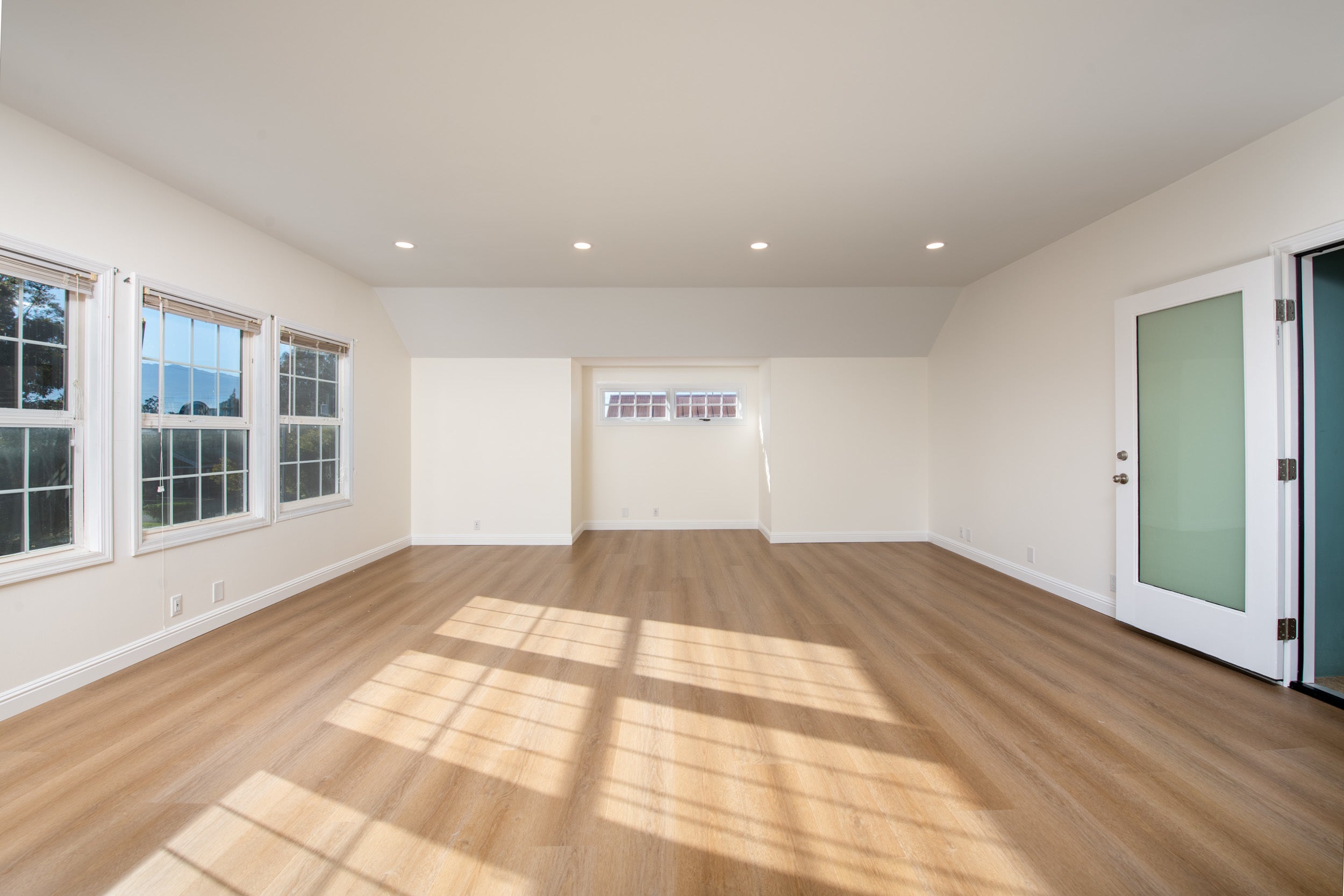 Photo of Listing #727237