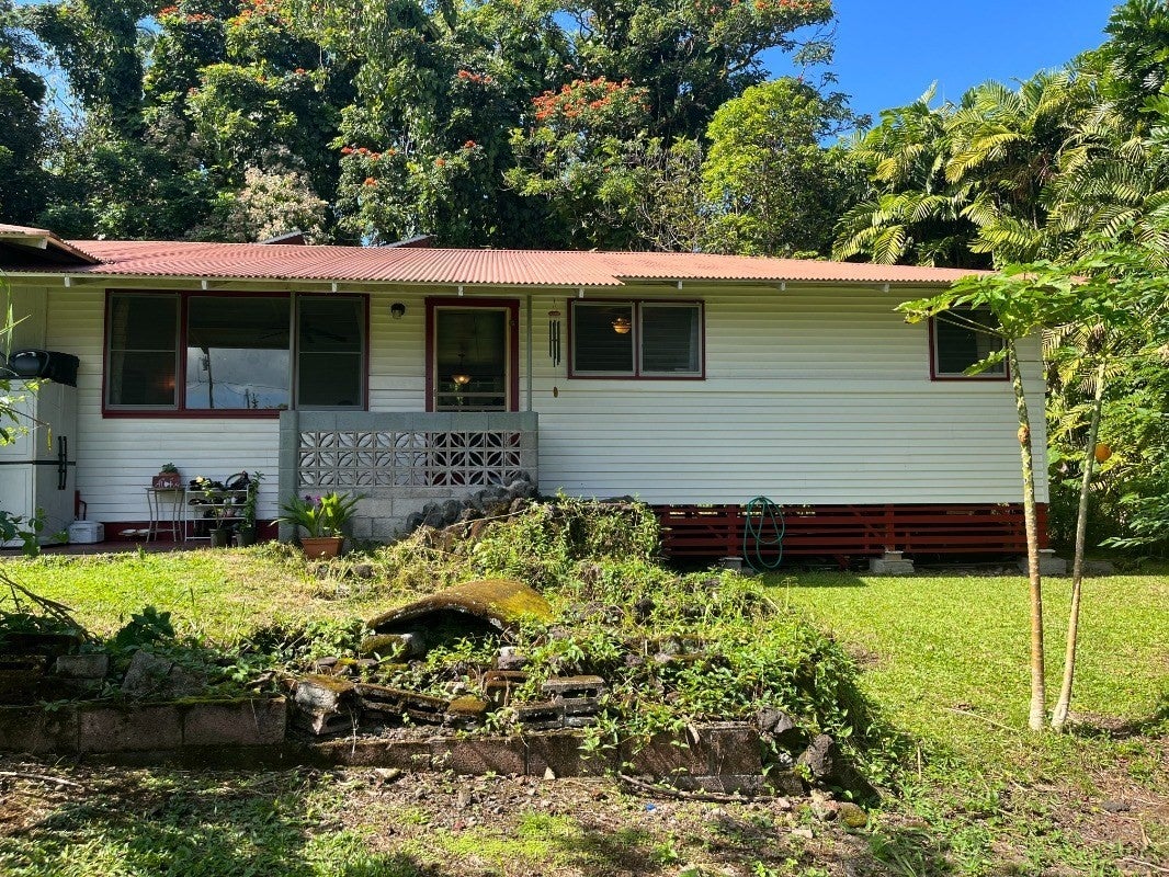 1808 Kinoole St in WAIAKEA HOMESTEAD HOUSELOTS MLS® 671113 For Sale