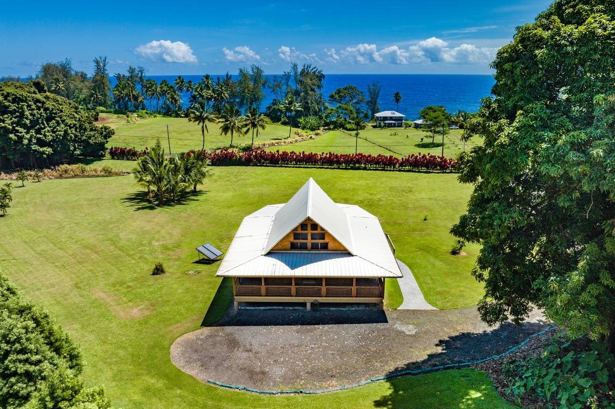 283033 Beach Rd in PEPEEKEO POINT SUBDIVISION MLS® 703419 For Sale