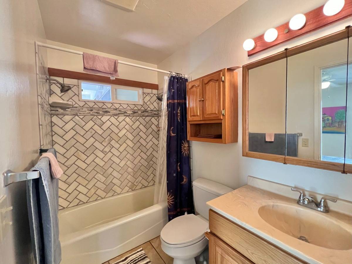 4664 Kua Rd in LAWAI VALLEY ESTATES MLS® 704076 For Sale 899,000 in