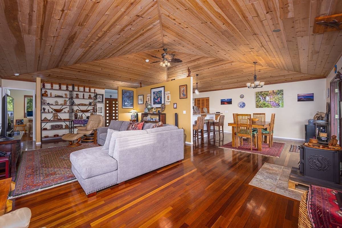 56786 Kualapa Pl in MALIU RIDGE II MLS® 709354 For Sale 1,299,999