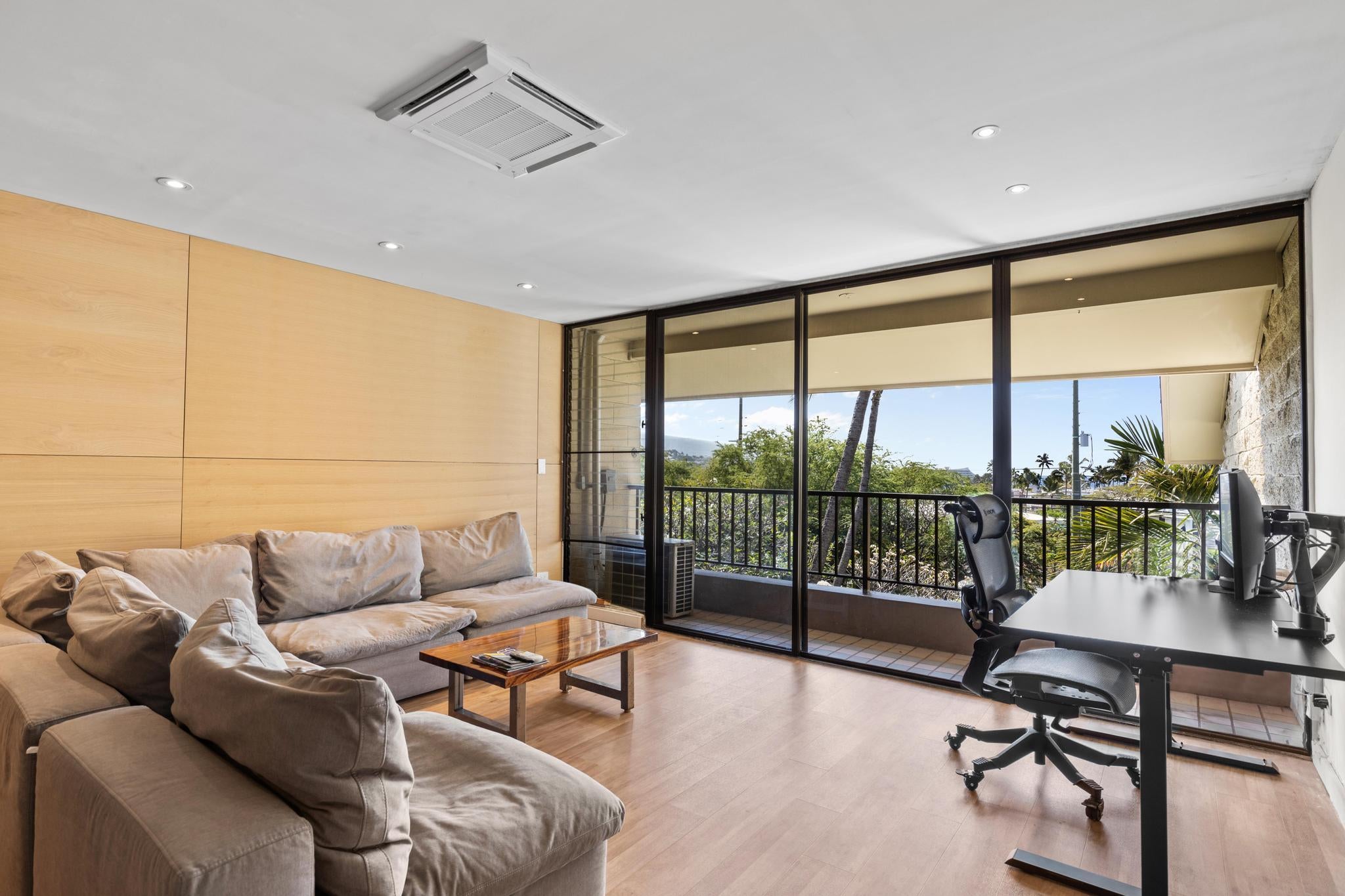 Photo of Listing #718805