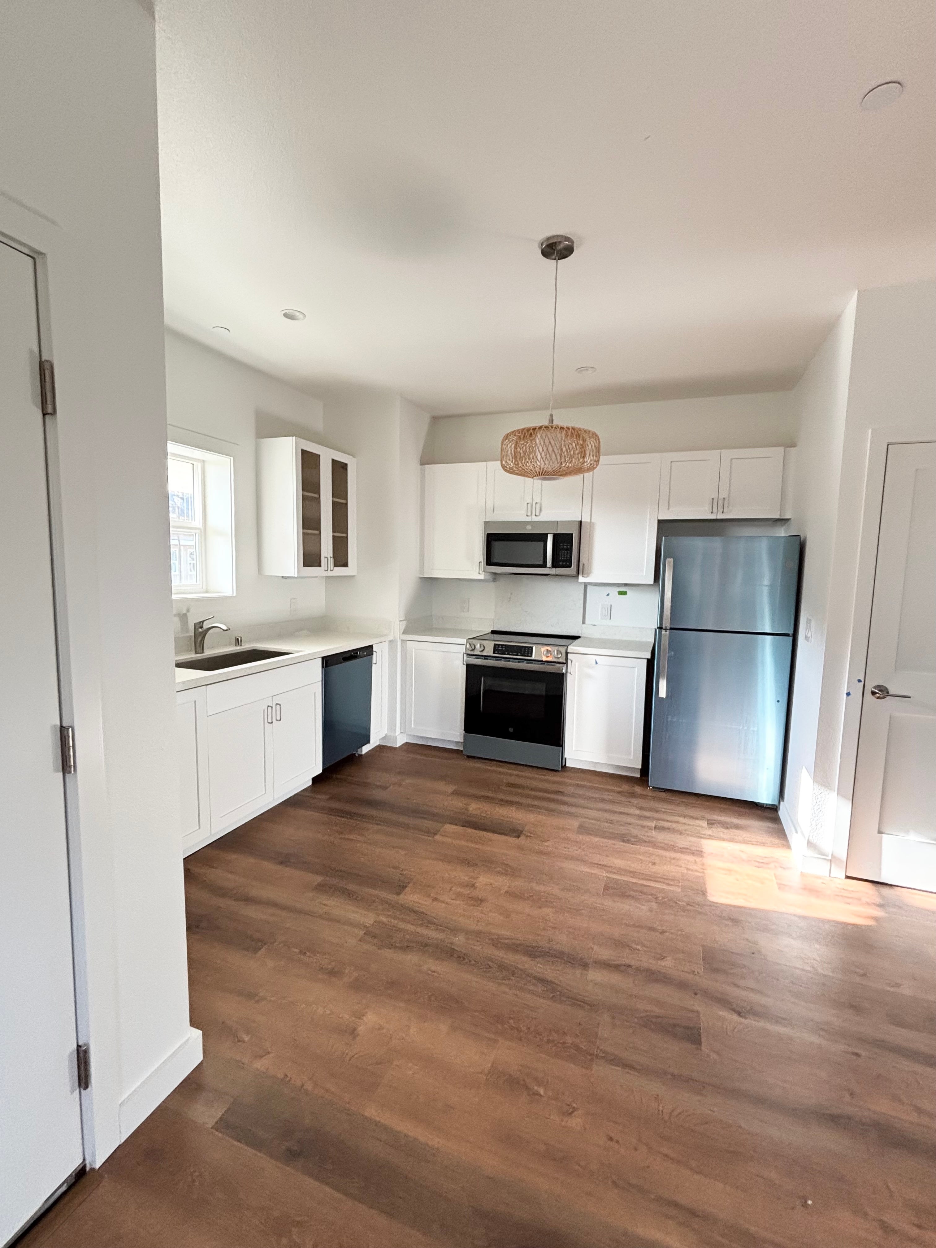 Photo of Listing #721444