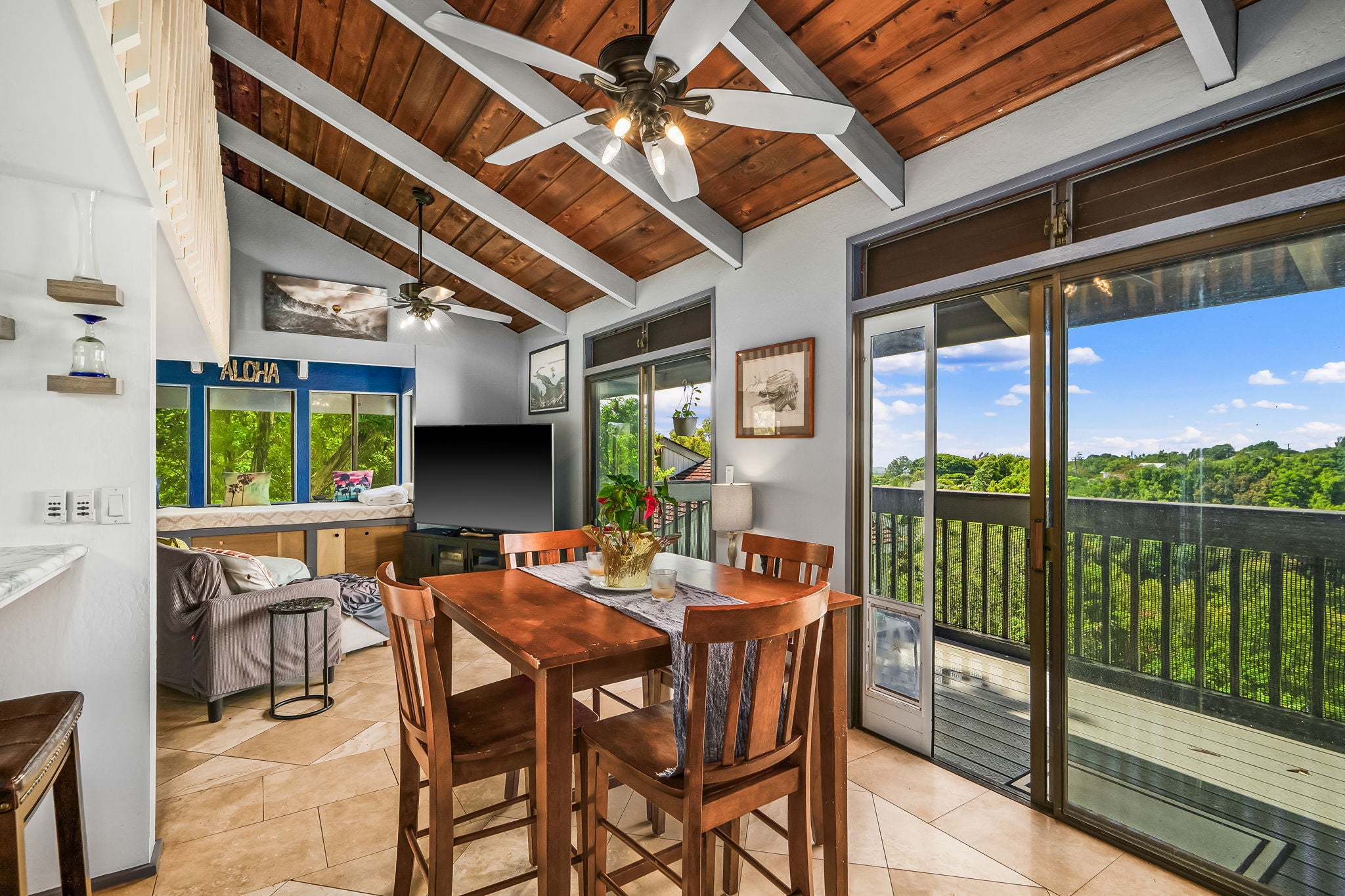 Photo of Listing #721565