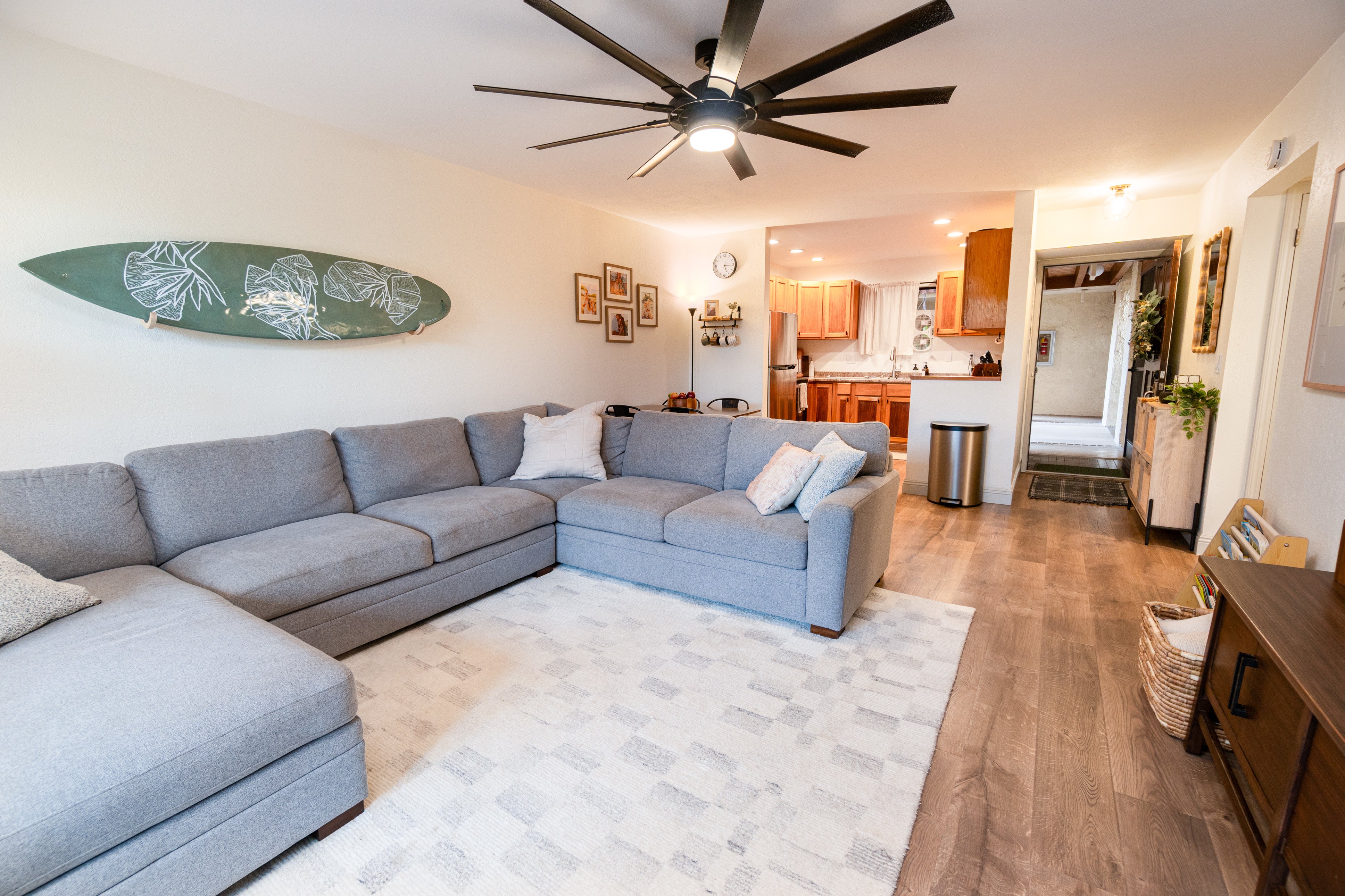 Photo of Listing #722576