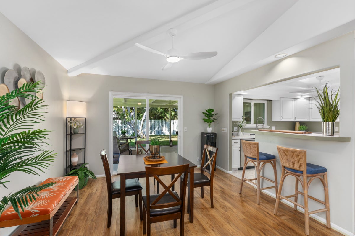 Photo of Listing #722585