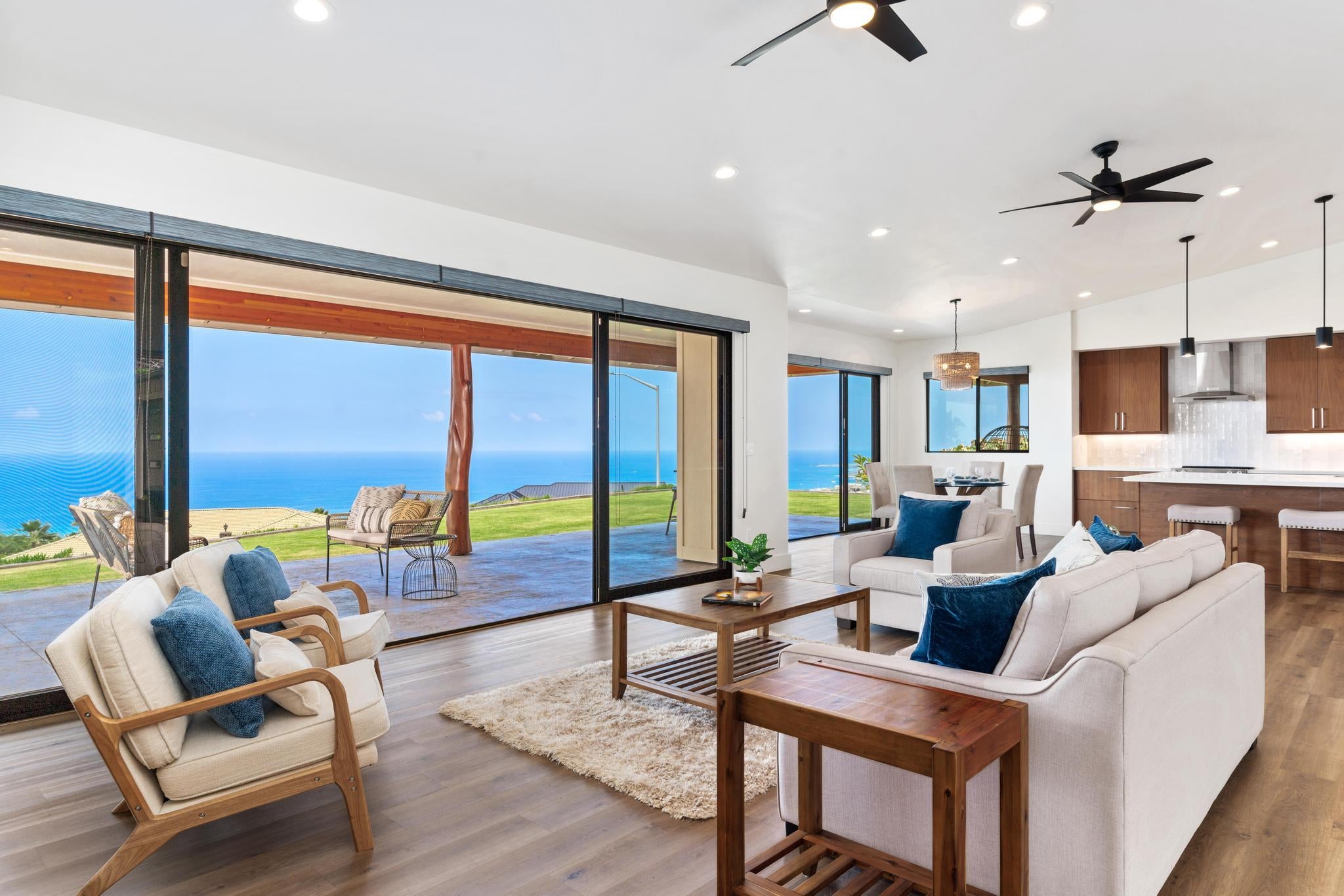 Photo of Listing #722616