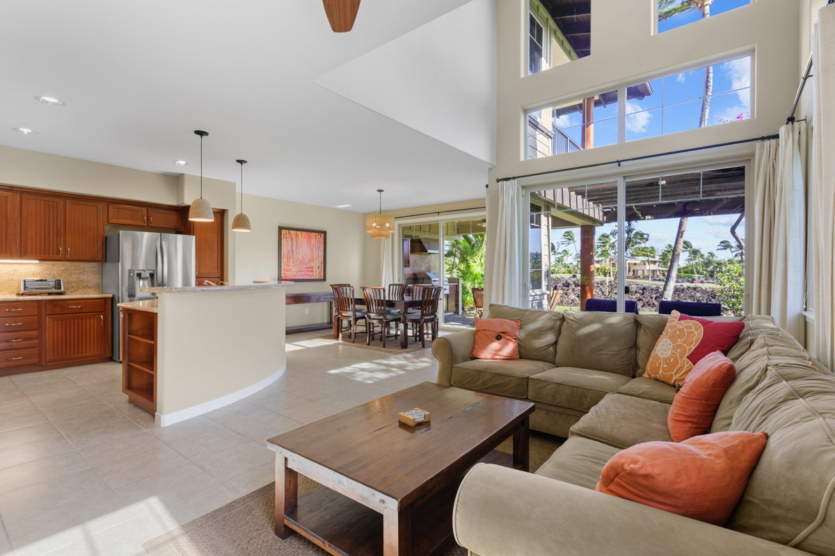 Photo of Listing #723085